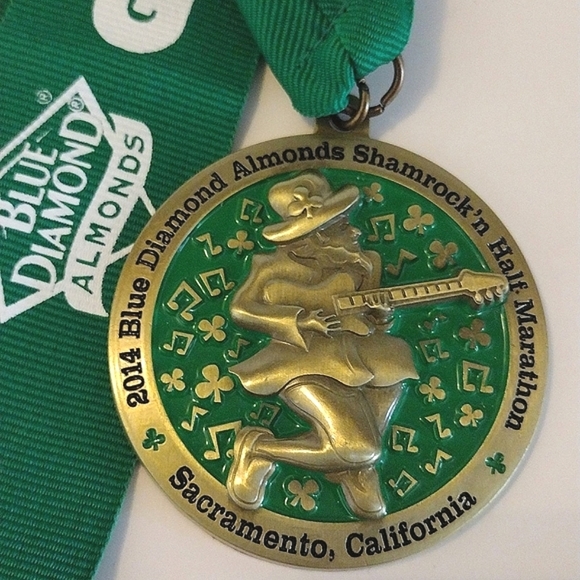 SHAMROCK Medal to Repurpose - Picture 1 of 4